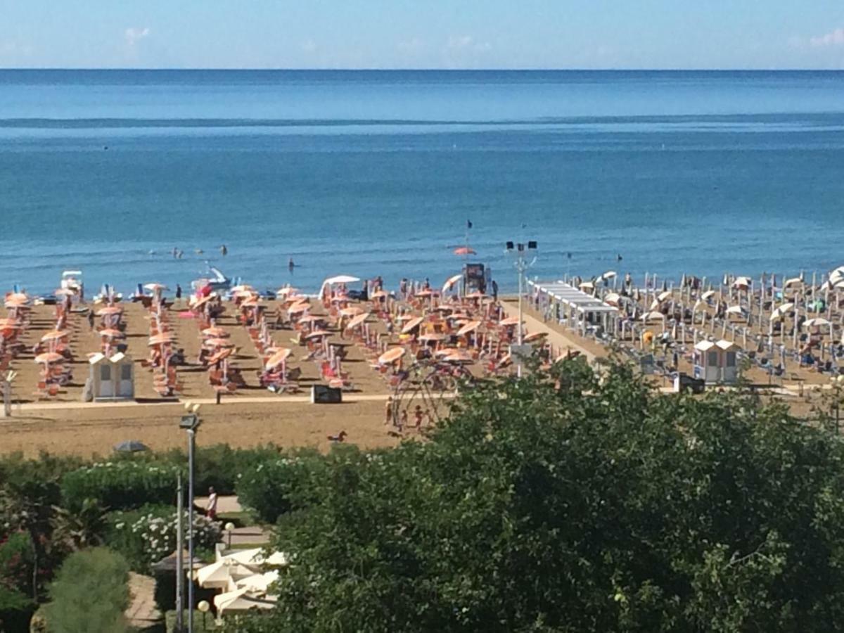Isola Clara - Appartamenti Bibione Buitenkant foto