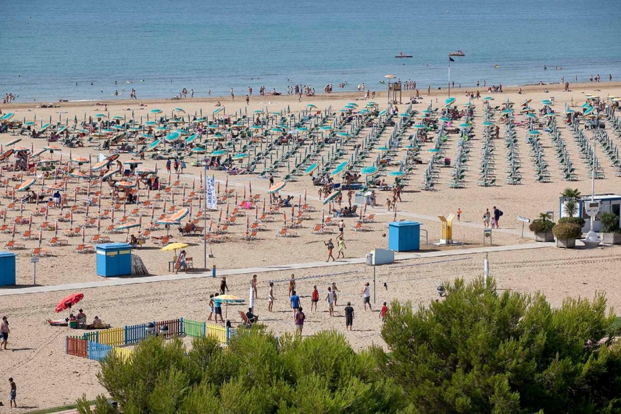 Isola Clara - Appartamenti Bibione Buitenkant foto