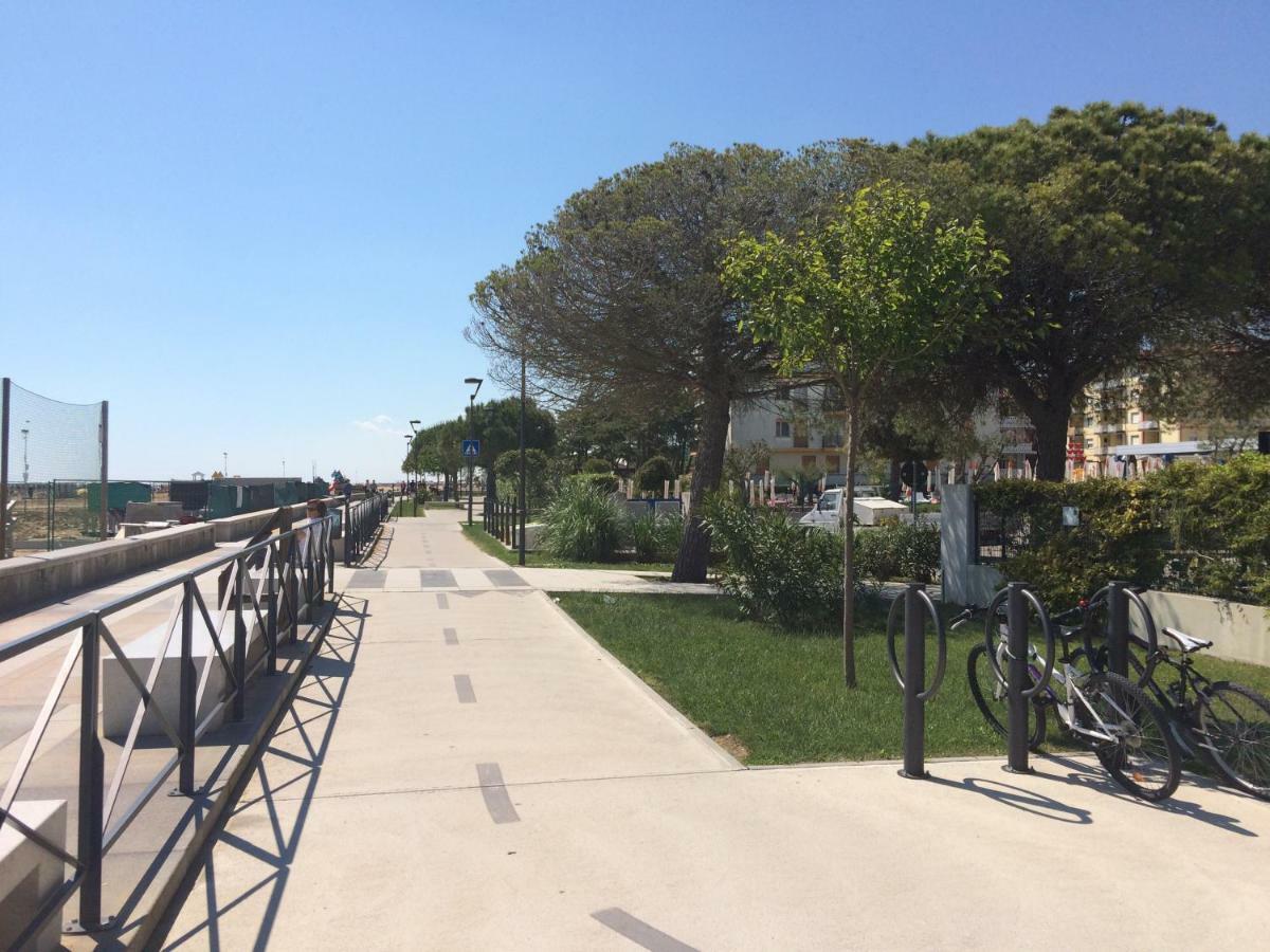 Isola Clara - Appartamenti Bibione Buitenkant foto